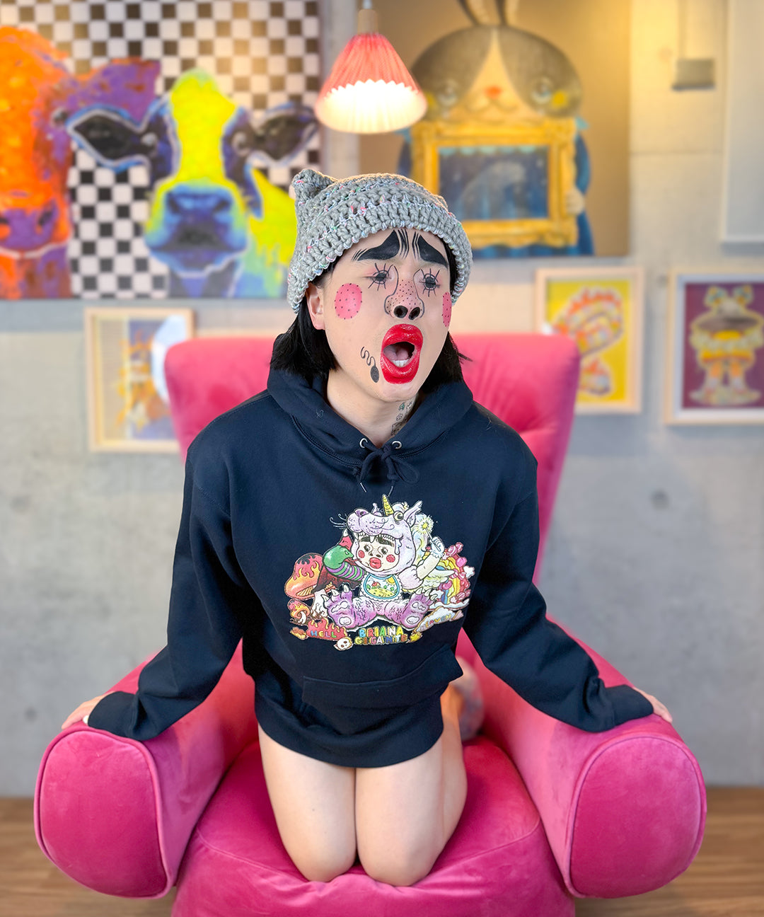 mune x Briana Gigante Bari Cawaii フーディー「すごまじい欲張りちゃん」